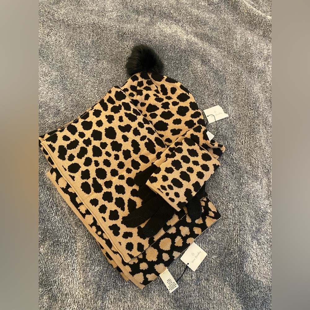 Vera Bradley Cheetah Scarf/hat/tech gloves